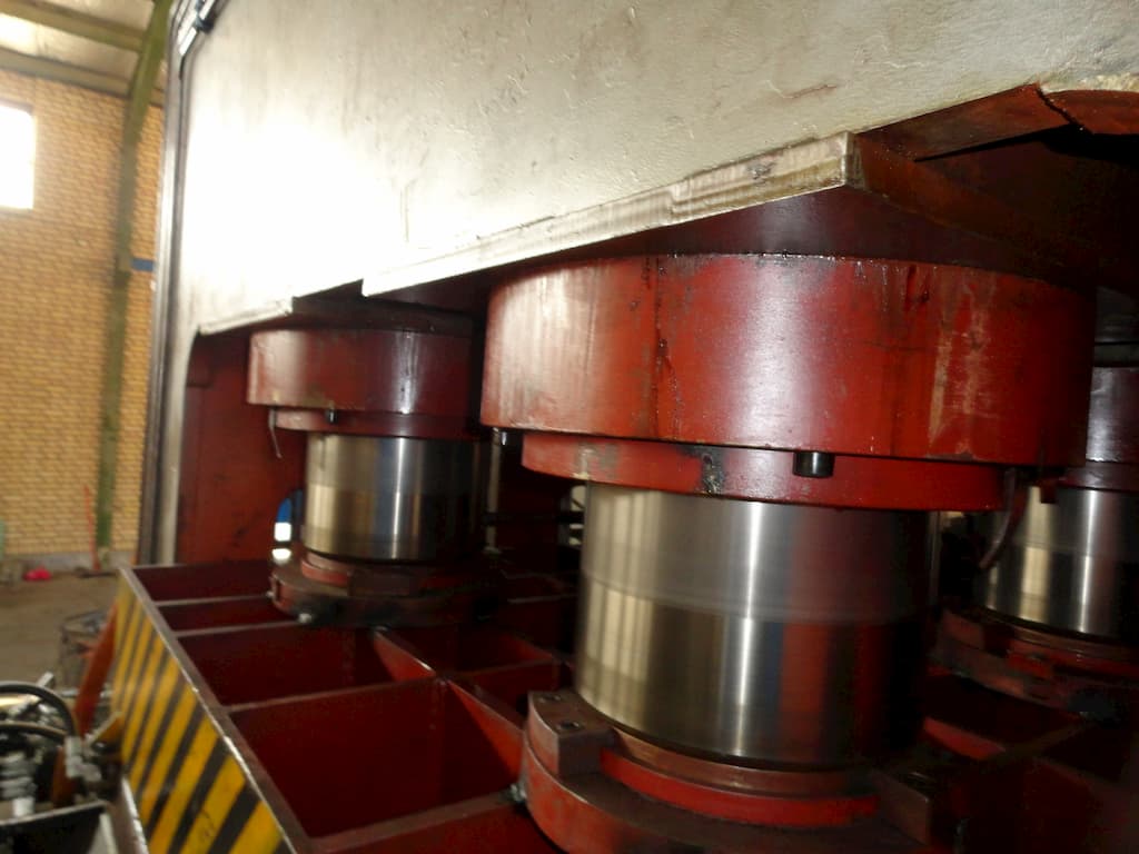 Hydraulic Project Name: 2000 Ton Press